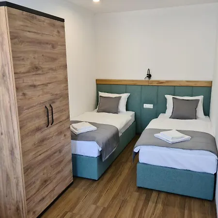 Hotel Deluxe