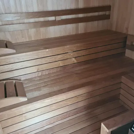 Deluxe Hotel