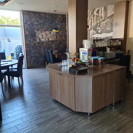 Deluxe 4*