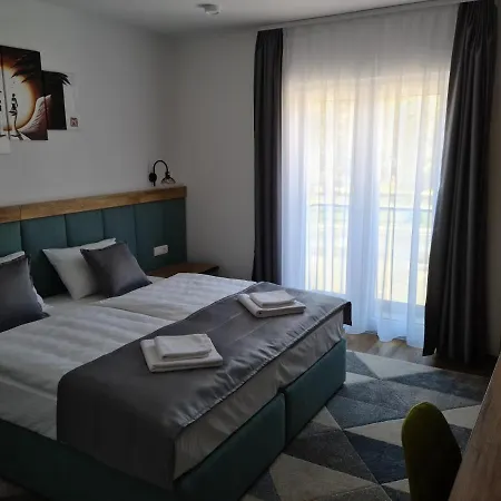 Hotel Deluxe 4*